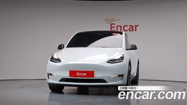 Tesla Model Y 2021 — photo 3