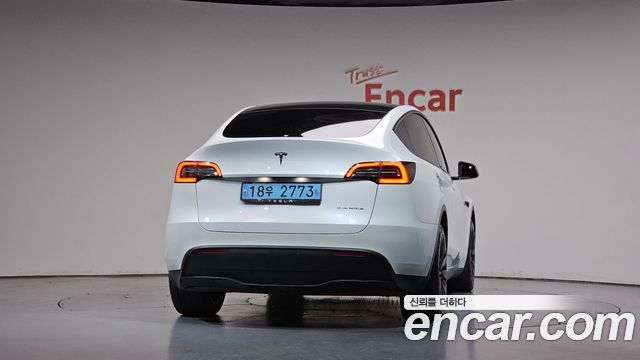 Tesla Model Y 2021 — photo 4