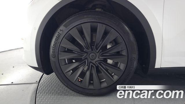 Tesla Model Y 2021 — photo 5