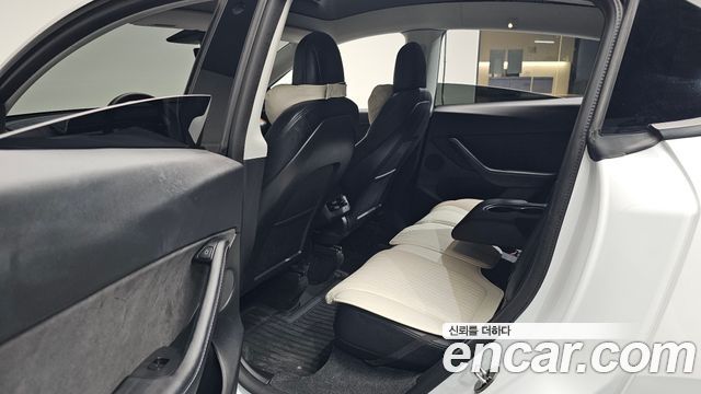 Tesla Model Y 2021 — photo 18