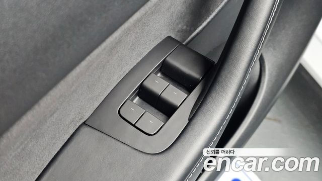 Tesla Model Y 2021 — photo 30