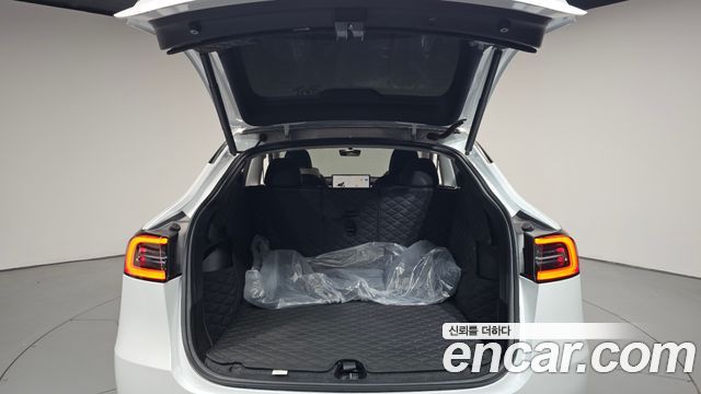 Tesla Model Y 2021 — photo 33