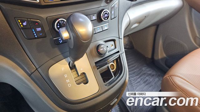Hyundai Starex 2016 — photo 10