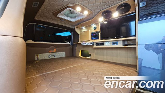 Hyundai Starex 2016 — photo 12