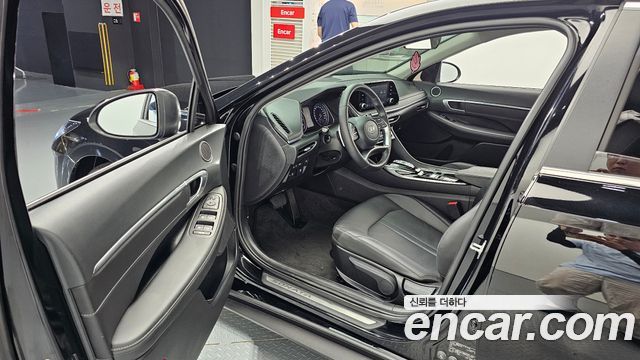 Hyundai Sonata 2022 — photo 13