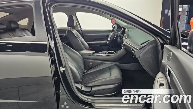 Hyundai Sonata 2022 — photo 17