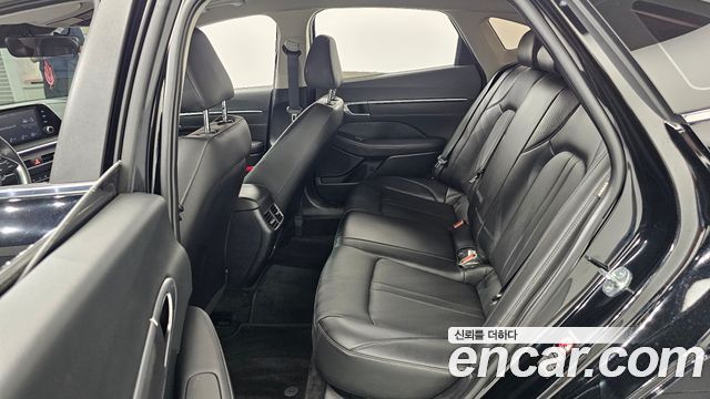 Hyundai Sonata 2022 — photo 18