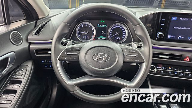 Hyundai Sonata 2022 — photo 19