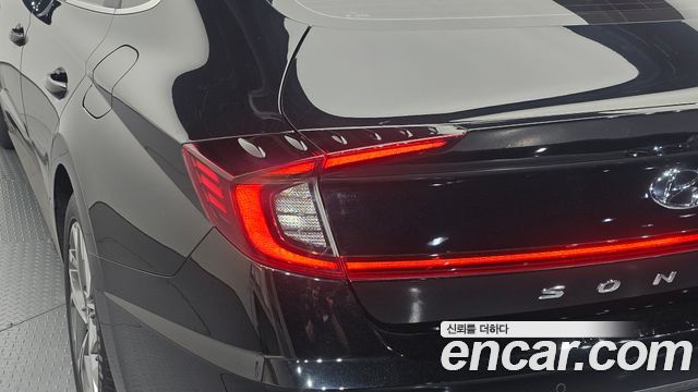 Hyundai Sonata 2022 — photo 9