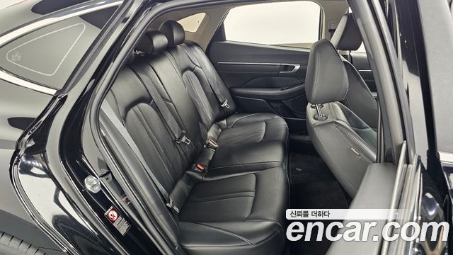 Hyundai Sonata 2022 — photo 16