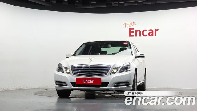 Mercedes-Benz E-Class 2012 — photo 3