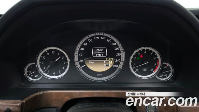 Mercedes-Benz E-Class 2012 — photo 8