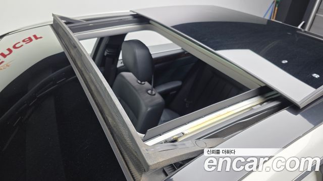 Mercedes-Benz E-Class 2012 — photo 19