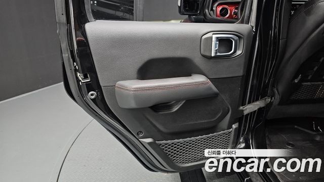 Jeep Gladiator 2023 — photo 15
