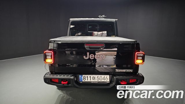 Jeep Gladiator 2023 — photo 34
