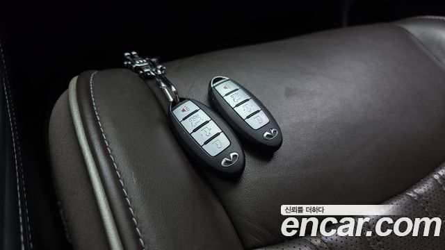 Infiniti QX60 2018 — photo 18