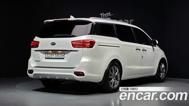 Kia Canival 2020 — photo 2