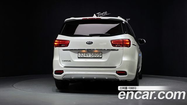 Kia Canival 2020 — photo 4