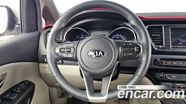 Kia Canival 2020 — photo 19