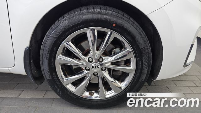 Kia Canival 2020 — photo 7