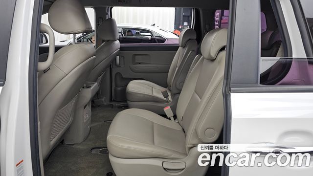 Kia Canival 2020 — photo 16