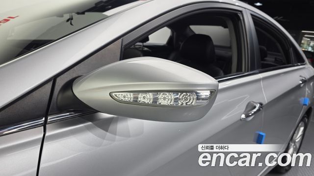 Hyundai Sonata 2010 — photo 19
