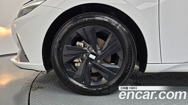 Hyundai AVANTE 2023 — photo 5