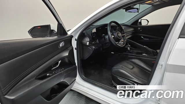 Hyundai AVANTE 2023 — photo 13