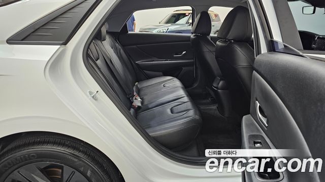 Hyundai AVANTE 2023 — photo 17