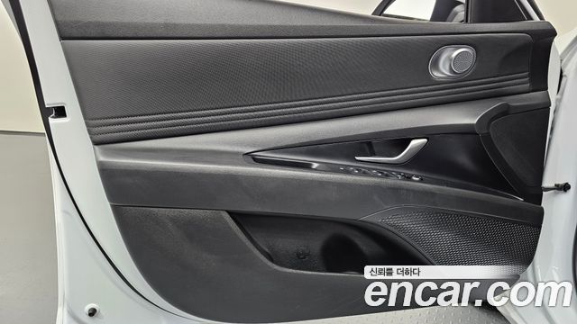 Hyundai AVANTE 2023 — photo 14