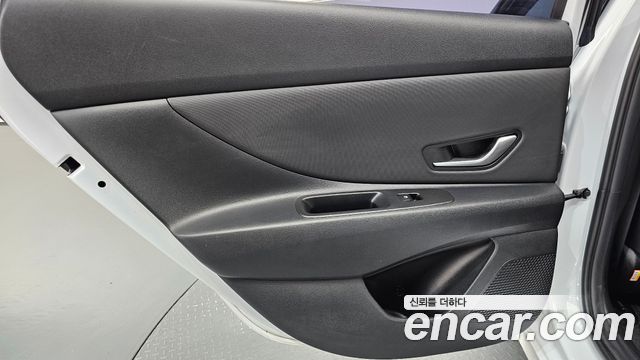 Hyundai AVANTE 2023 — photo 15