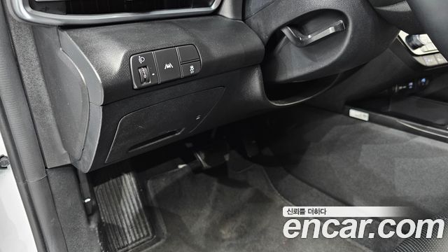 Hyundai AVANTE 2023 — photo 28