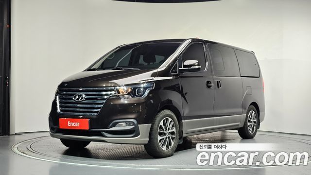 Hyundai Starex 2019 — photo 1