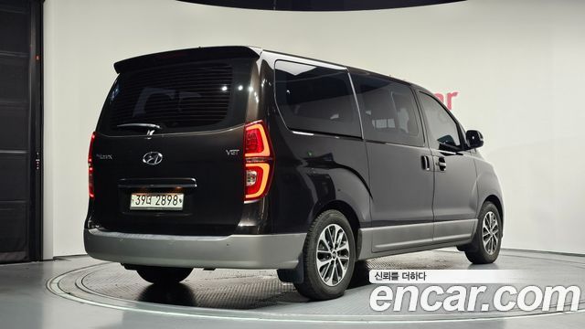 Hyundai Starex 2019 — photo 2