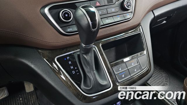 Hyundai Starex 2019 — photo 12