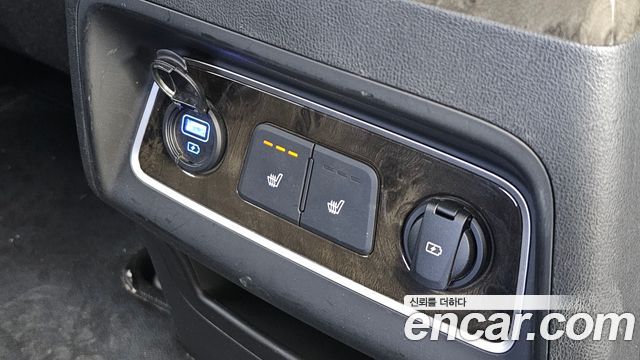 Hyundai Starex 2019 — photo 25
