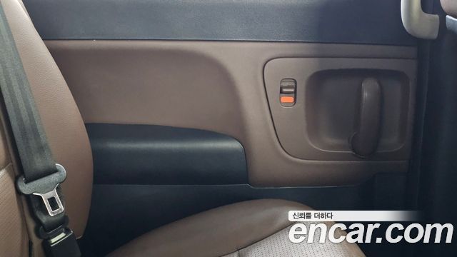 Hyundai Starex 2019 — photo 15