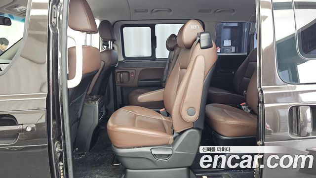 Hyundai Starex 2019 — photo 16