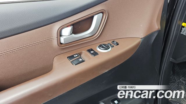 Hyundai Starex 2019 — photo 28