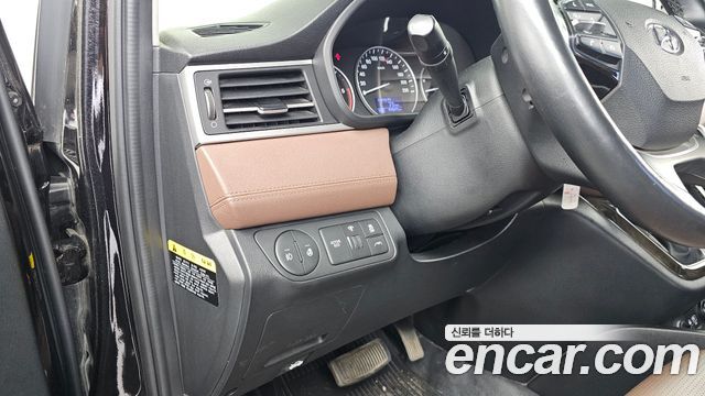 Hyundai Starex 2019 — photo 31