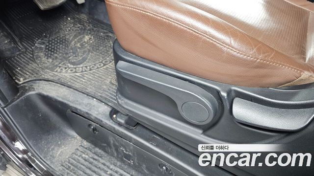 Hyundai Starex 2019 — photo 32