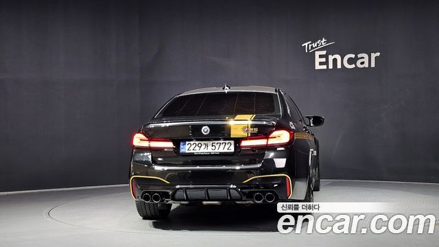 BMW M5 2022 — photo 4
