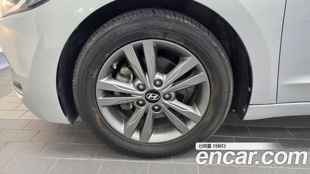 Hyundai AVANTE 2017 — photo 5