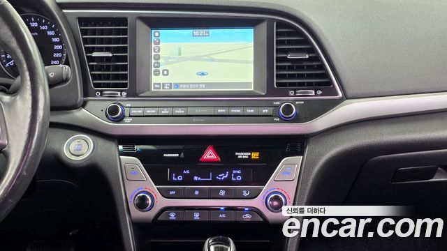 Hyundai AVANTE 2017 — photo 14