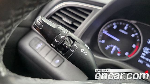 Hyundai AVANTE 2017 — photo 19