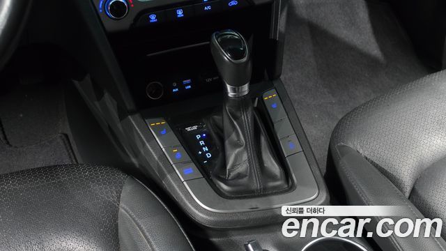 Hyundai AVANTE 2016 — photo 9