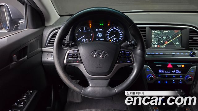 Hyundai AVANTE 2016 — photo 13