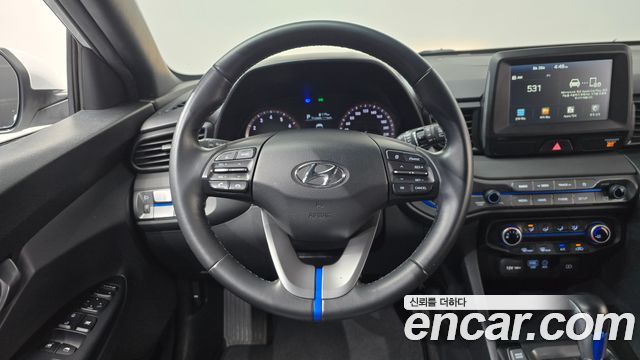 Hyundai Veloster 2018 — photo 18