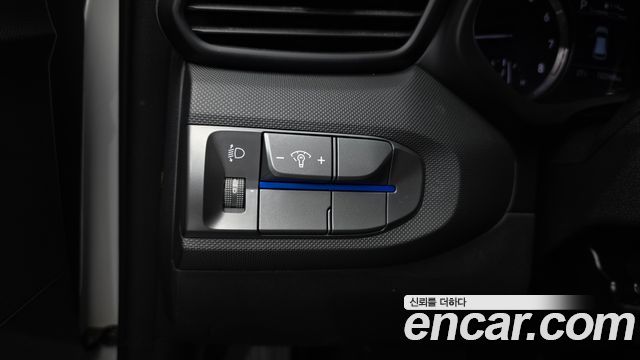 Hyundai Veloster 2018 — photo 22