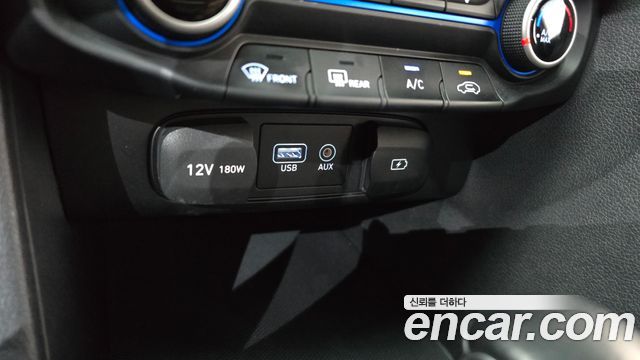 Hyundai Veloster 2018 — photo 23